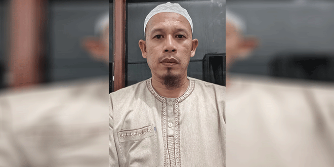 Ustaz Aiyub Rusli menyampaikan khutbah di Masjid Besar Al Jihad Aceh Besar