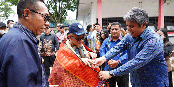 Mendikdasmen meninjau revitalisasi SD dan SMP di Tapanuli Utara pada 15 Oktober