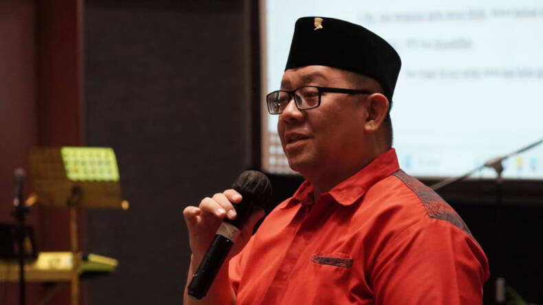 Kader PDI Perjuangan uji coba Sekolah Partai berbasis AI di Surabaya