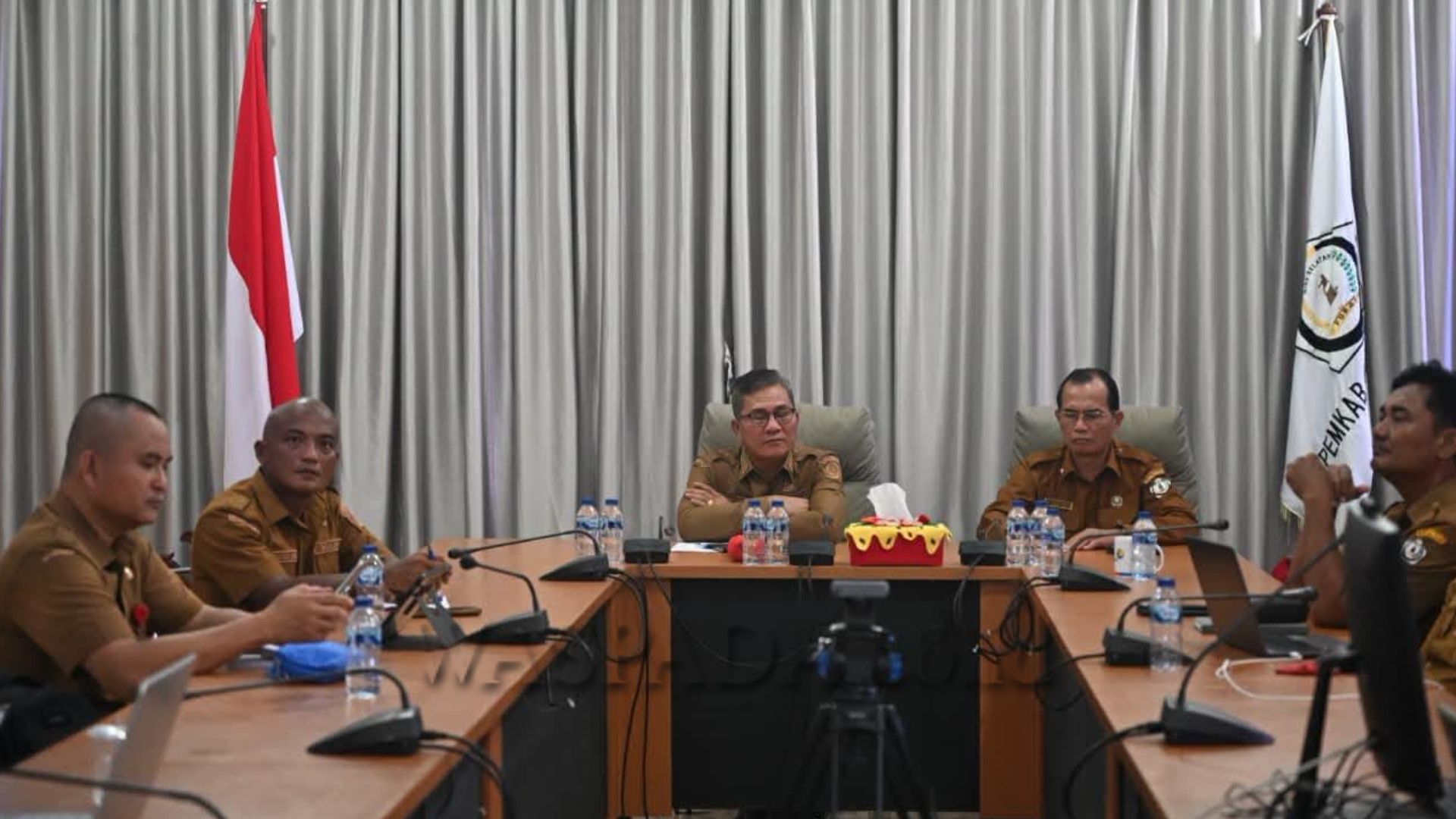 Bupati Nias Selatan mengikuti rakor percepatan rehabilitasi pascabencana secara daring