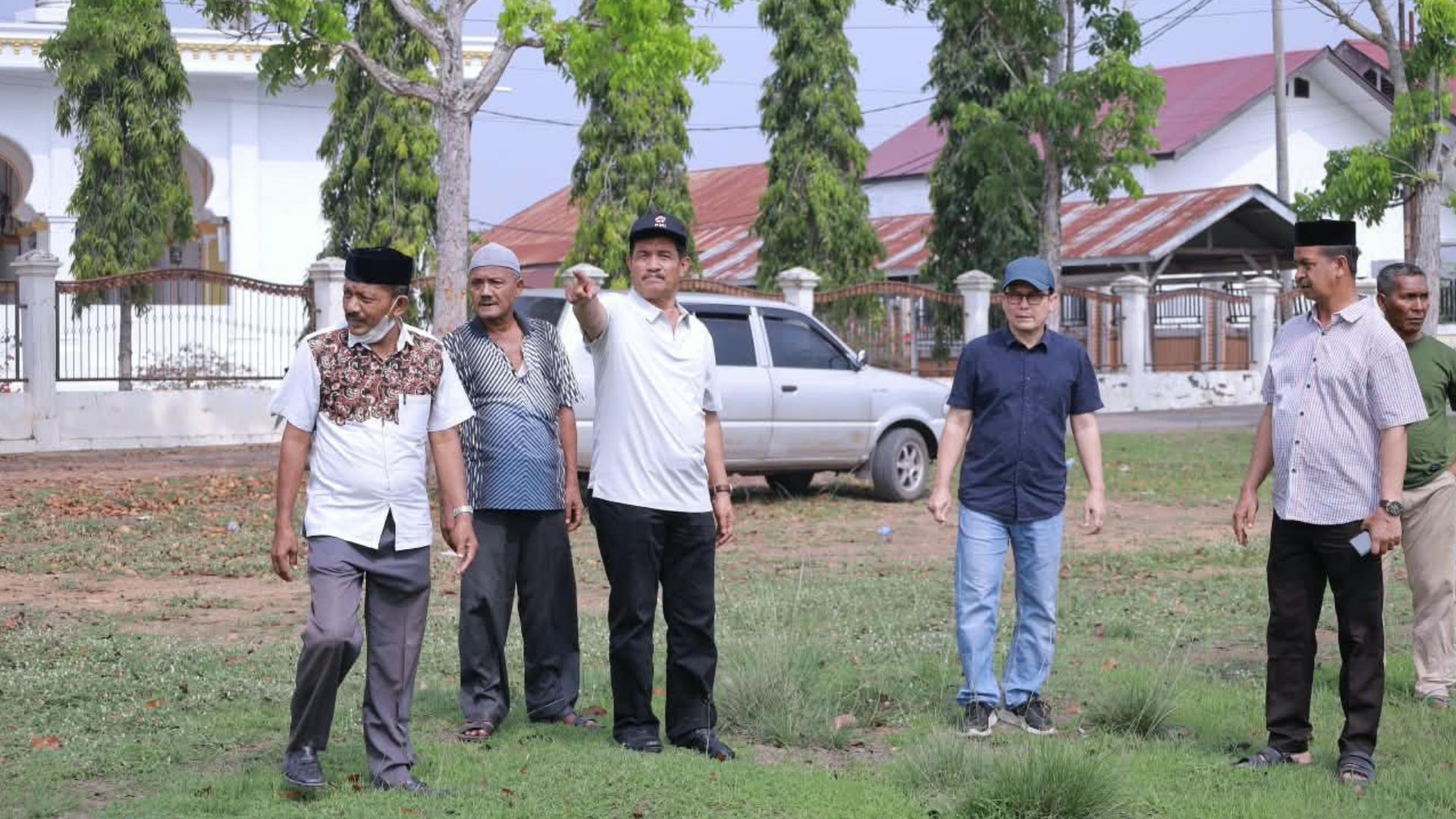 Wakil Bupati Syukri meninjau persiapan lapangan MTQ di Kuta Baro