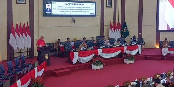 Fraksi PDIP DPRD Medan menyampaikan pemandangan umum R-APBD 2027 di rapat paripurna
