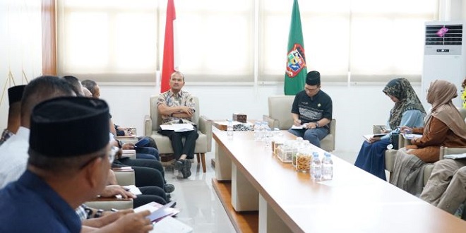 Wali Kota Tanjungbalai pimpin rapat penataan kawasan Jalan Asahan