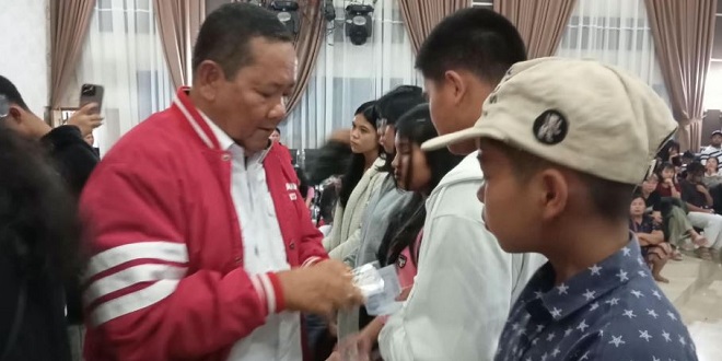 PDIP Sumut beri tali asih korban MBG di Berastagi