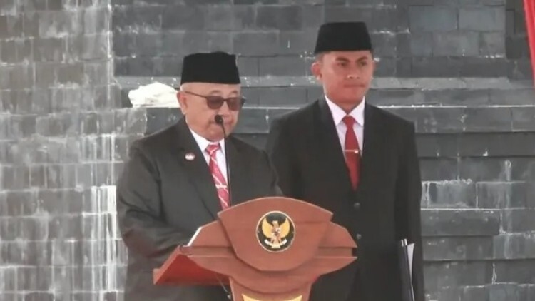 Peringatan Sumpah Pemuda di Alun-Alun Kanigoro Blitar dengan peserta pemuda