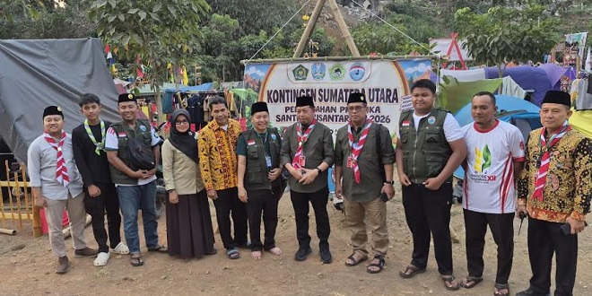 Dirjen Pesantren Kemenag berbincang santai dengan kontingen PPSN VI Sumut di Malang