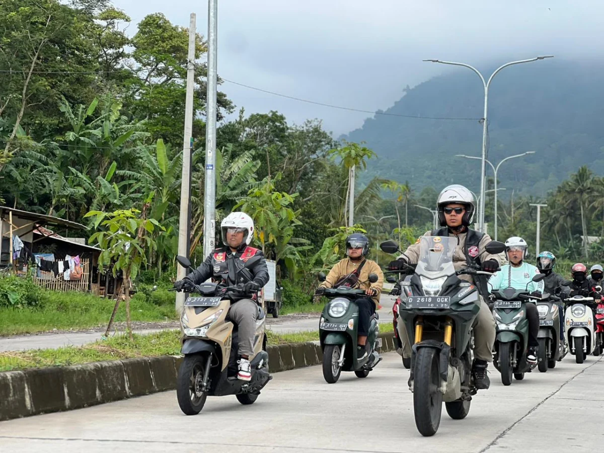 Bikers Honda berkumpul persiapan perjalanan ke Ambarawa