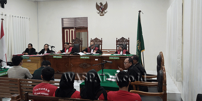 Ilustrasi persidangan dan barang bukti narkotika di pengadilan