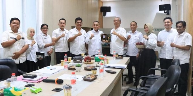 Pertemuan pejabat Pemko Binjai dan Pemko Tebing Tinggi di Ruang Rapat II