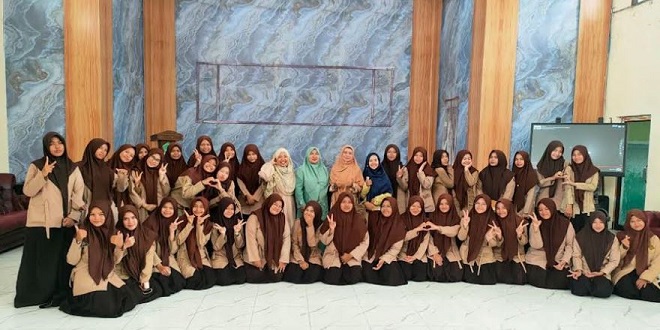 Suasana kegiatan motivasi melanjutkan ke PTN di MAN 1 Meulaboh