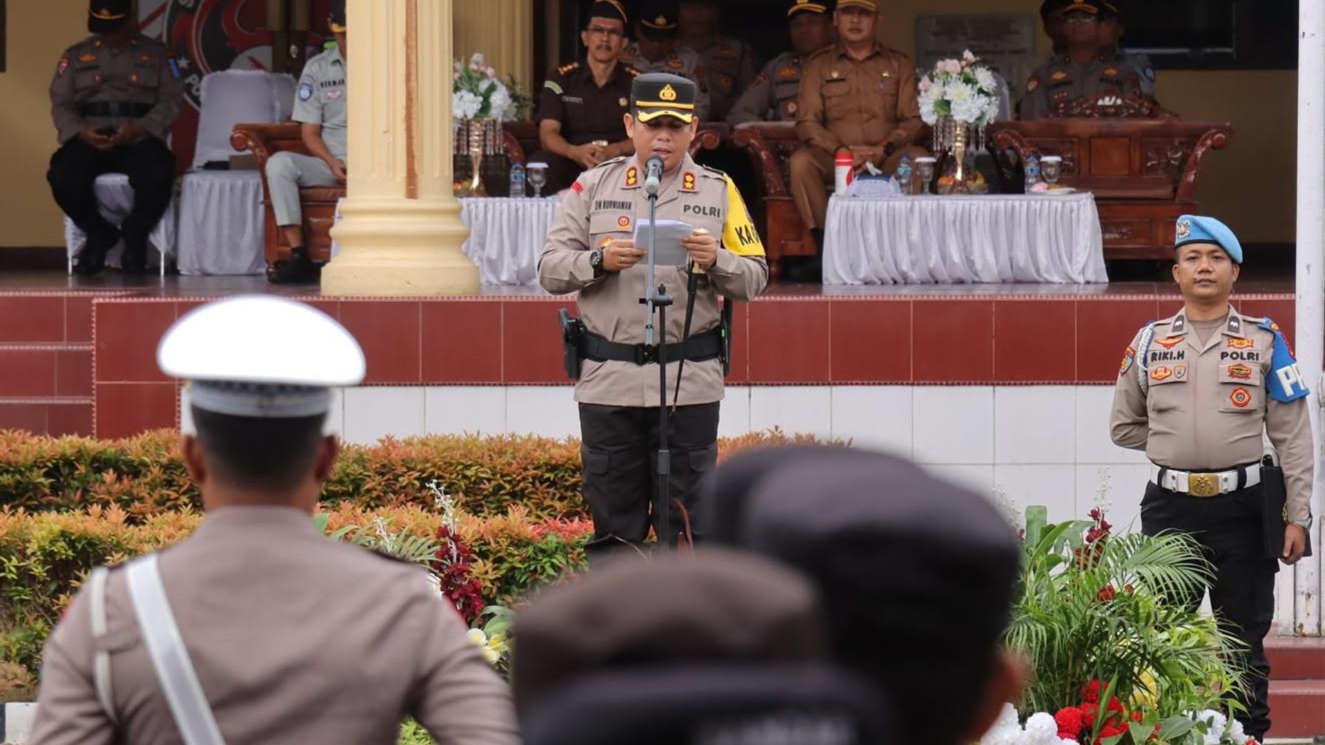 Asisten Pemerintahan Fidelis mewakili Wali Kota pada apel Operasi Patuh Toba 2026 di Polres Pematangsiantar