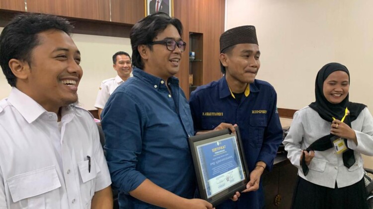 Candra Ary Fianto menerima kunjungan mahasiswa di DPRD Jember, 2 Oktober 2026