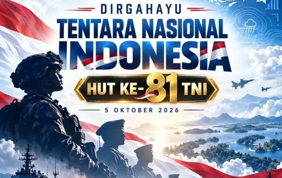 Upacara peringatan Hari TNI dengan bendera dan personel militer Indonesia