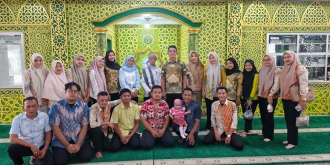 ASN Pemko Sibolga mengikuti salat Zuhur berjamaah di Masjid Taqwa Sambas