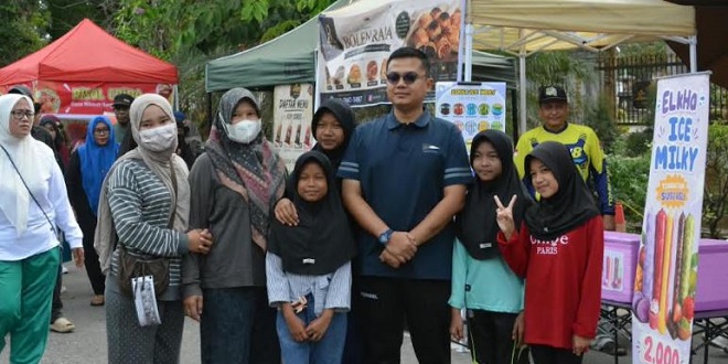 Kerumunan warga dan kegiatan Car Free Day di Lapangan Merdeka Langsa