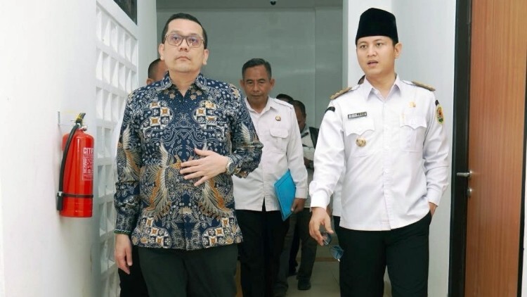 Bupati Trenggalek Mochamad Nur Arifin menerima kunjungan Ombudsman RI di Trenggalek