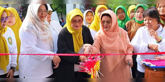 Bazar UMKM dan senam HUT BKOW Sumut ke-56 di Sekretariat BKOW Jalan Cikditiro Medan