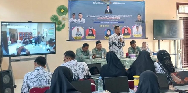 Pelatihan penggunaan Papan Interaktif Digital oleh guru SMP di Aceh Besar
