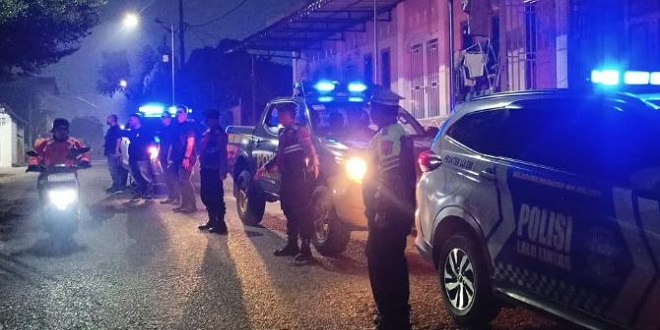 Patroli Blue Light Patrol Polres Pematangsiantar di malam hari
