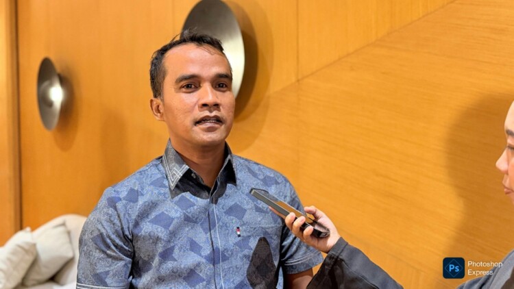 Antrean kendaraan di SPBU Bangkalan saat kelangkaan BBM