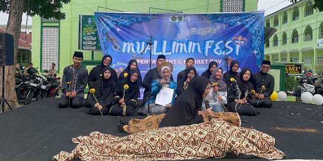 Siswa Madrasah Aliyah Muallimin UNIVA Medan tampil dalam Muallimin Fest 2026