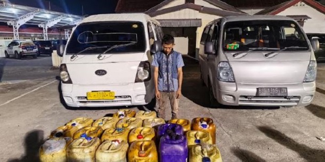 Barang bukti solar subsidi dan kendaraan yang disita Polres Aceh Selatan