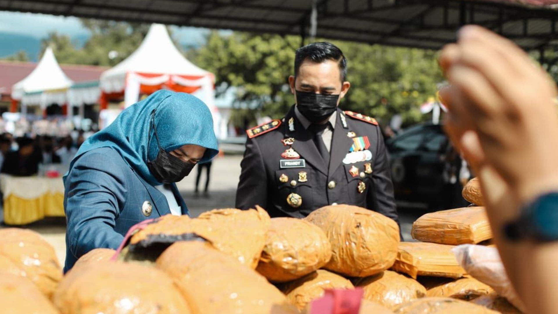 Wakil Bupati Madina Atika Nasution memberi apresiasi atas pengungkapan narkoba