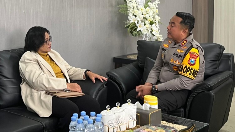 Diana Sasa berdiskusi dengan Kapolres Magetan soal jalur darurat dan perbaikan jalan