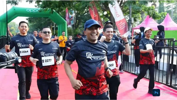 Ribuan pelari di Stadion Gelora Bangkalan saat Bangkalan Run 2026