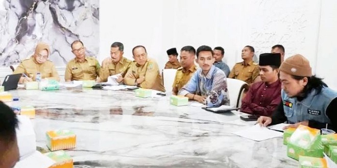 Audiensi antara Pemkab Langkat, perwakilan warga Bingai, dan PT LNK di kantor bupati