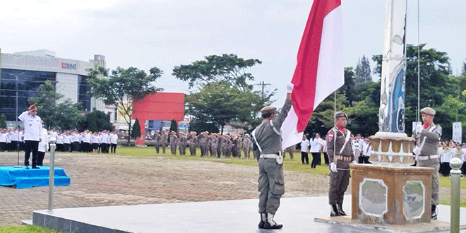 Upacara peringatan Hari Sumpah Pemuda ke-98 di Halaman Kantor Bupati Simalungun