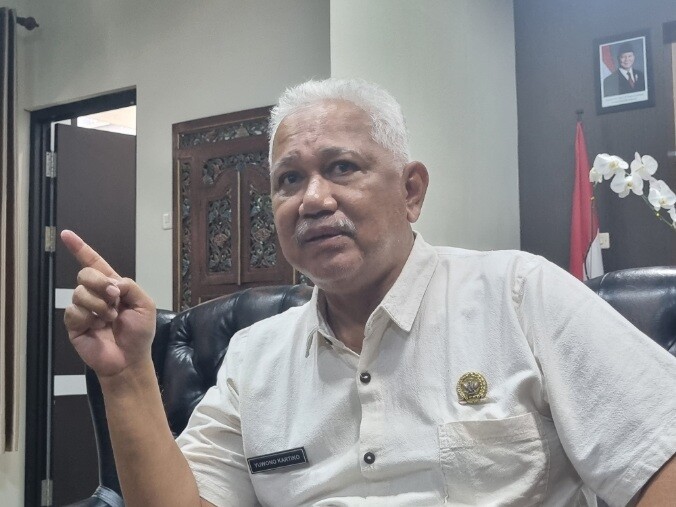 Santri mengikuti apel Hari Santri Nasional 2026 di Alun-Alun Merdeka Kabupaten Ngawi